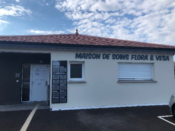 "Flora et Vesa":Une maison de soins pluriprofessionnels à Saint Nicolas de Port (à mi-chemin entre Nancy et Lunéville) avec parking et accès handicapés